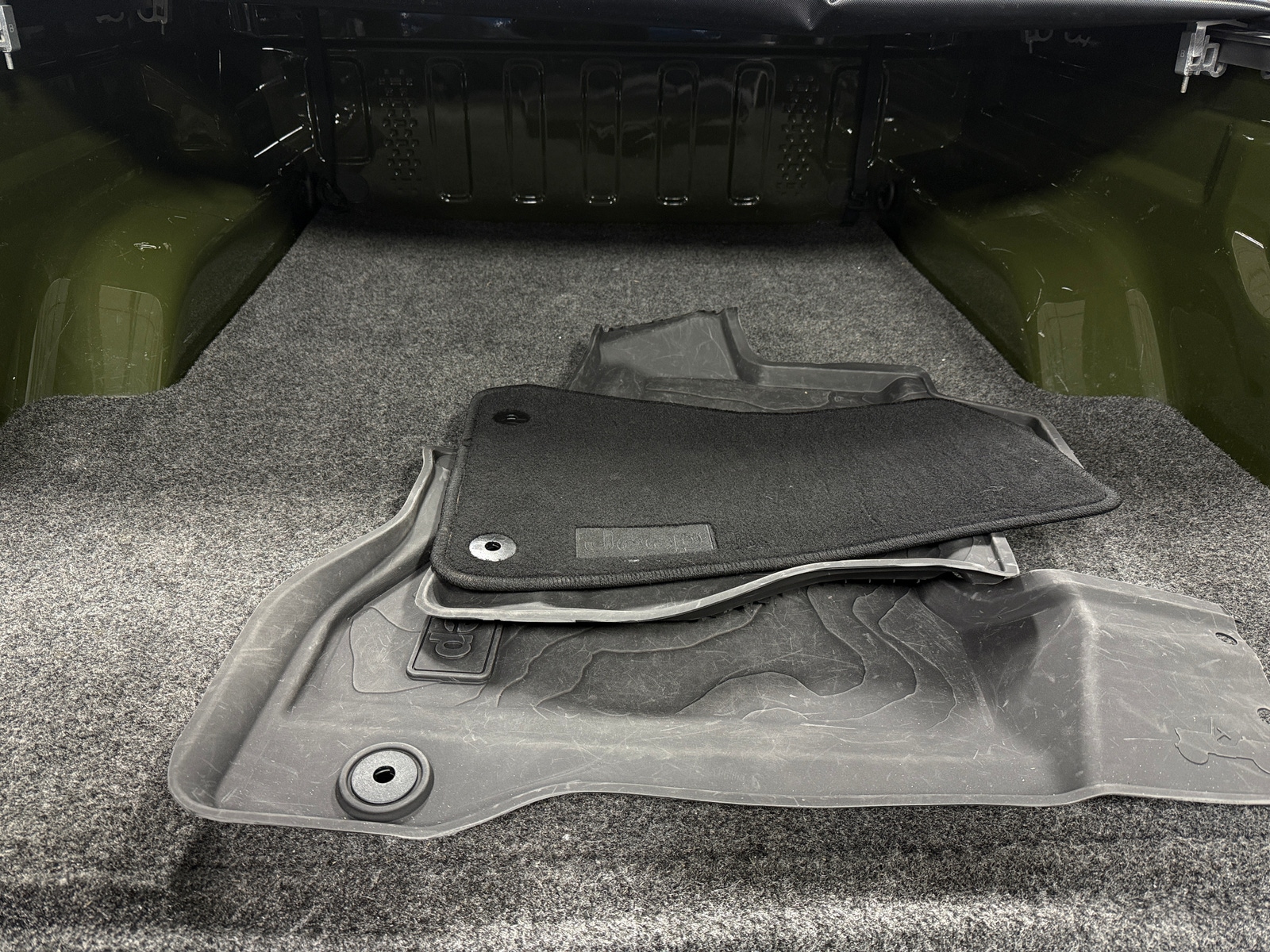 Thumbnail: 2023 Jeep Gladiator - 7