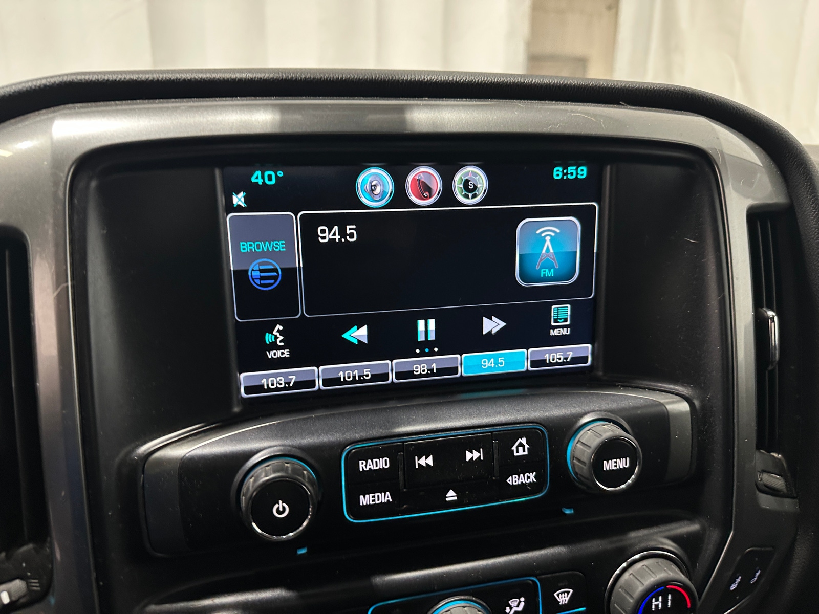 Thumbnail: 2015 Chevrolet Silverado 1500 - 4