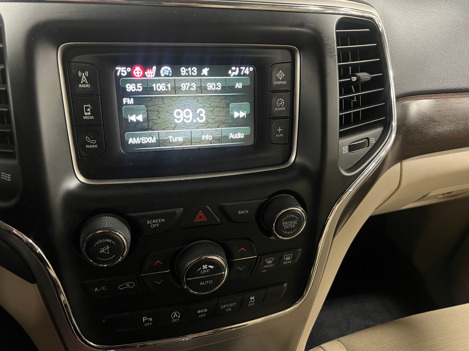 Thumbnail: 2017 Jeep Grand Cherokee - 4