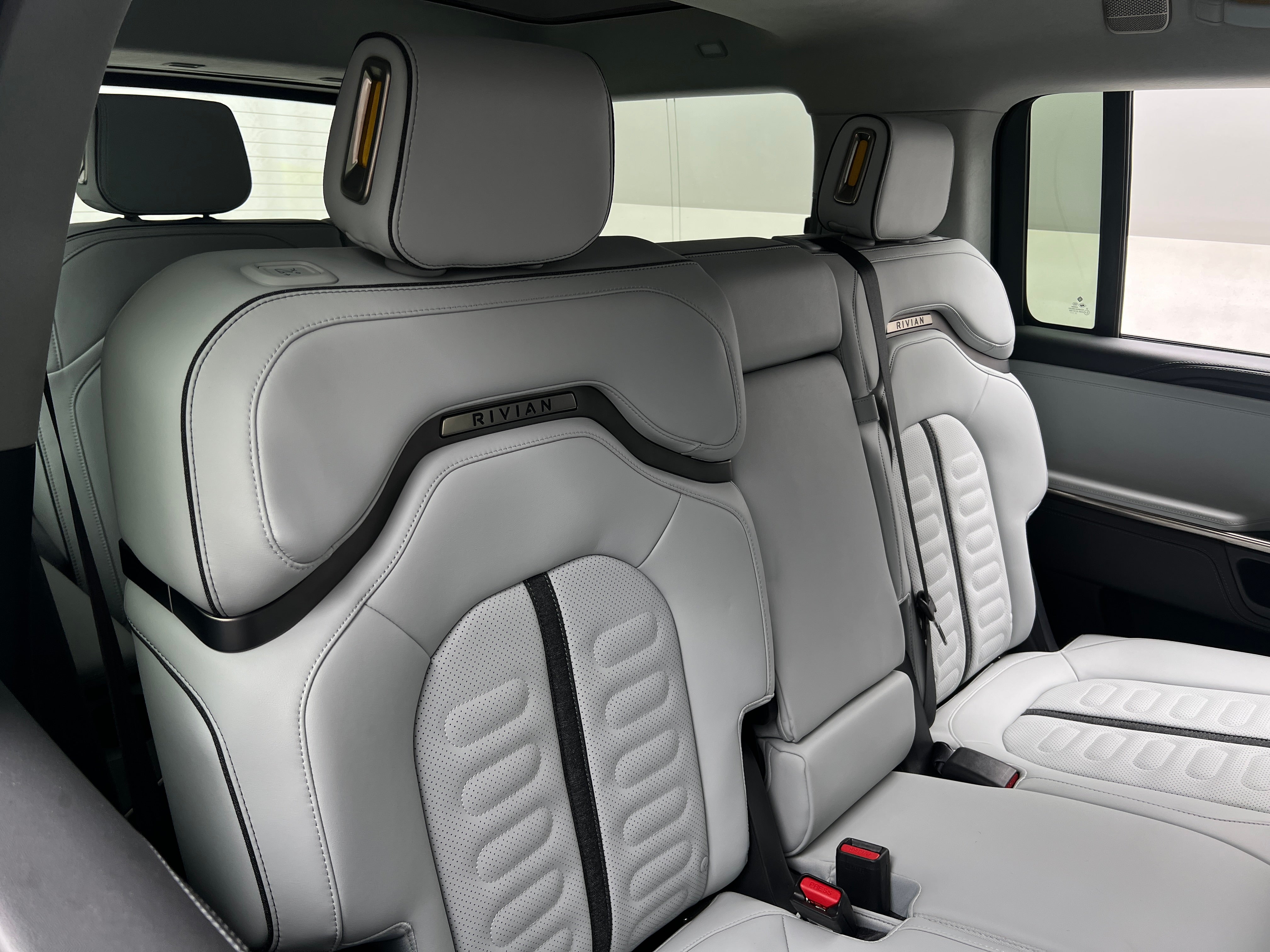 Used 2023 Rivian R1S Adventure with VIN 7PDSGABA6PN020954 for sale in Oak Creek, WI