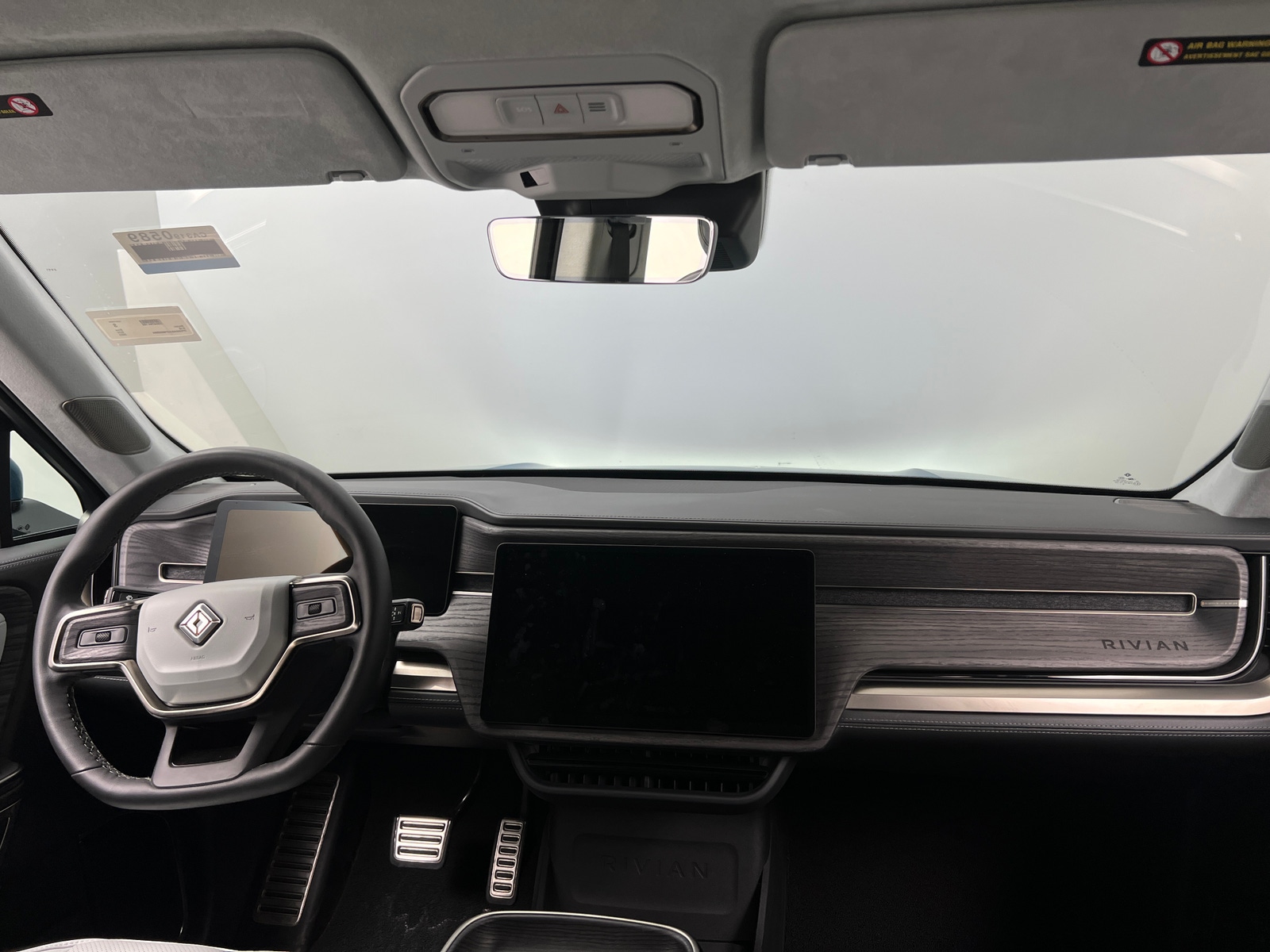 Thumbnail: 2023 Rivian R1S - 2