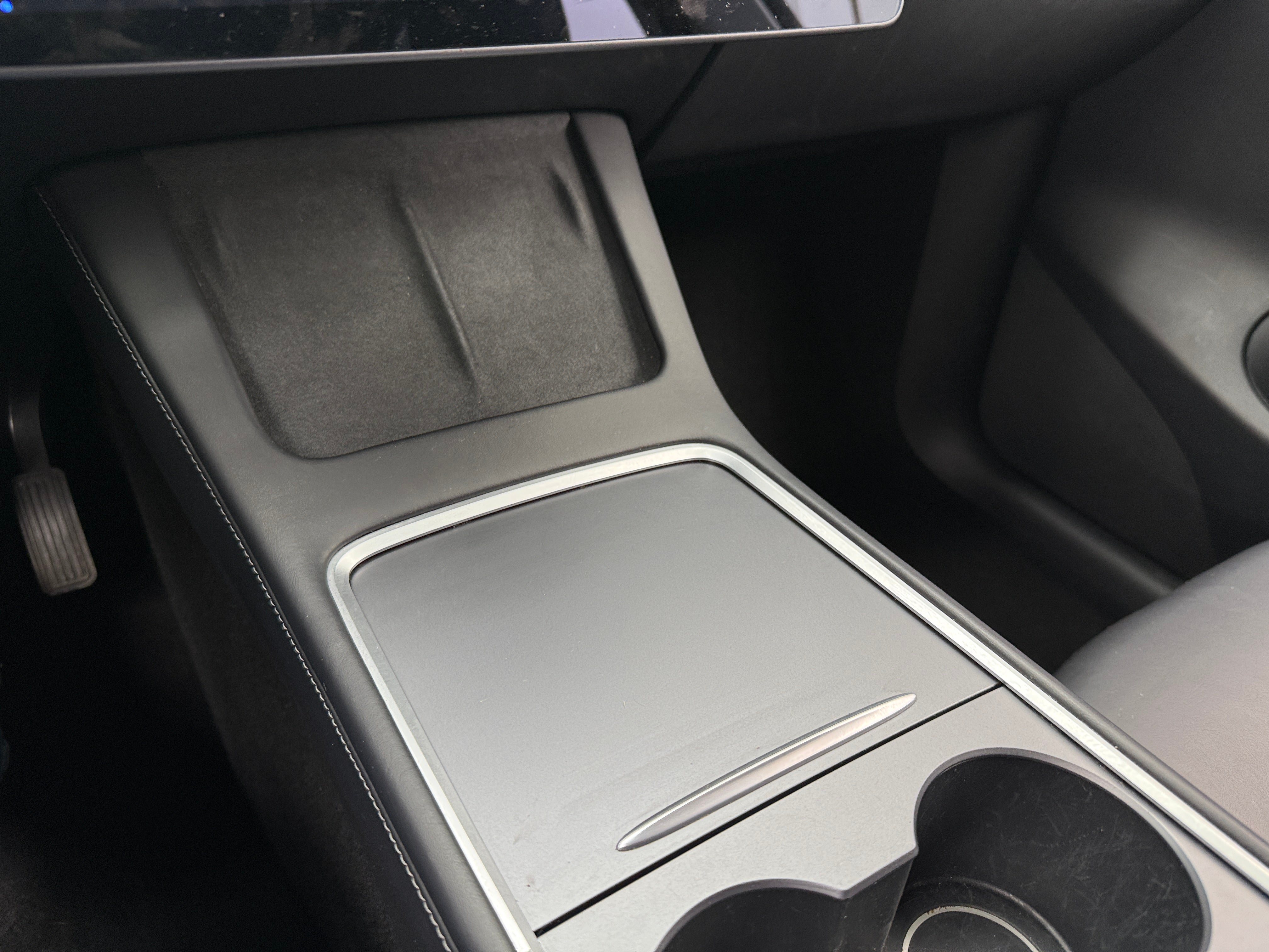 Used 2021 Tesla Model Y Long Range with VIN 5YJYGDEE5MF193666 for sale in Oak Creek, WI