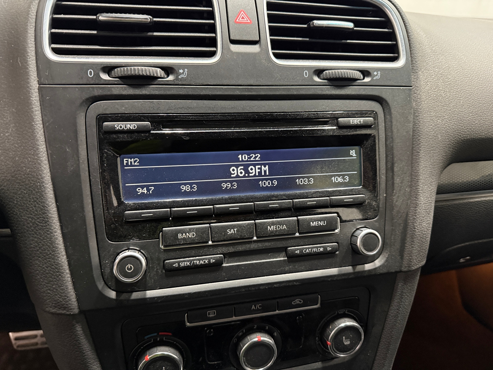 Thumbnail: 2014 Volkswagen Golf - 4