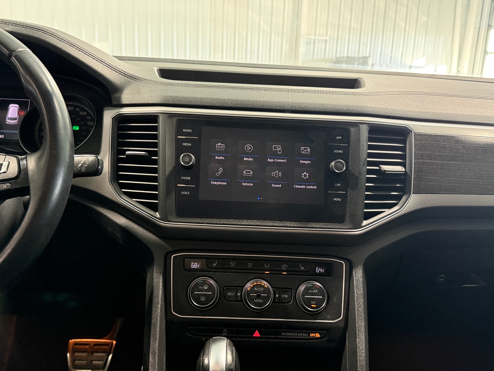 Thumbnail: 2019 Volkswagen Atlas - 3