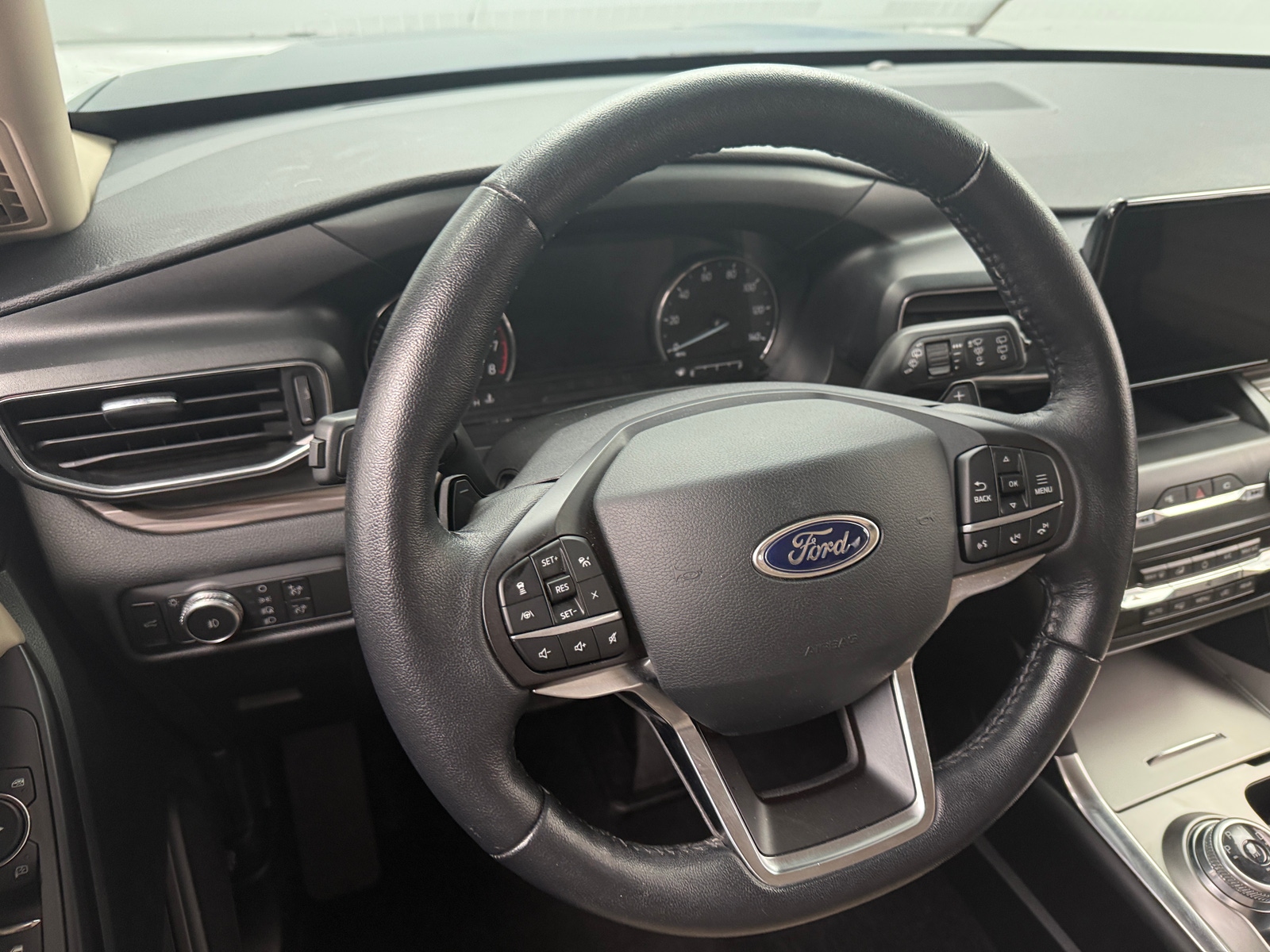 Thumbnail: 2020 Ford Explorer - 4