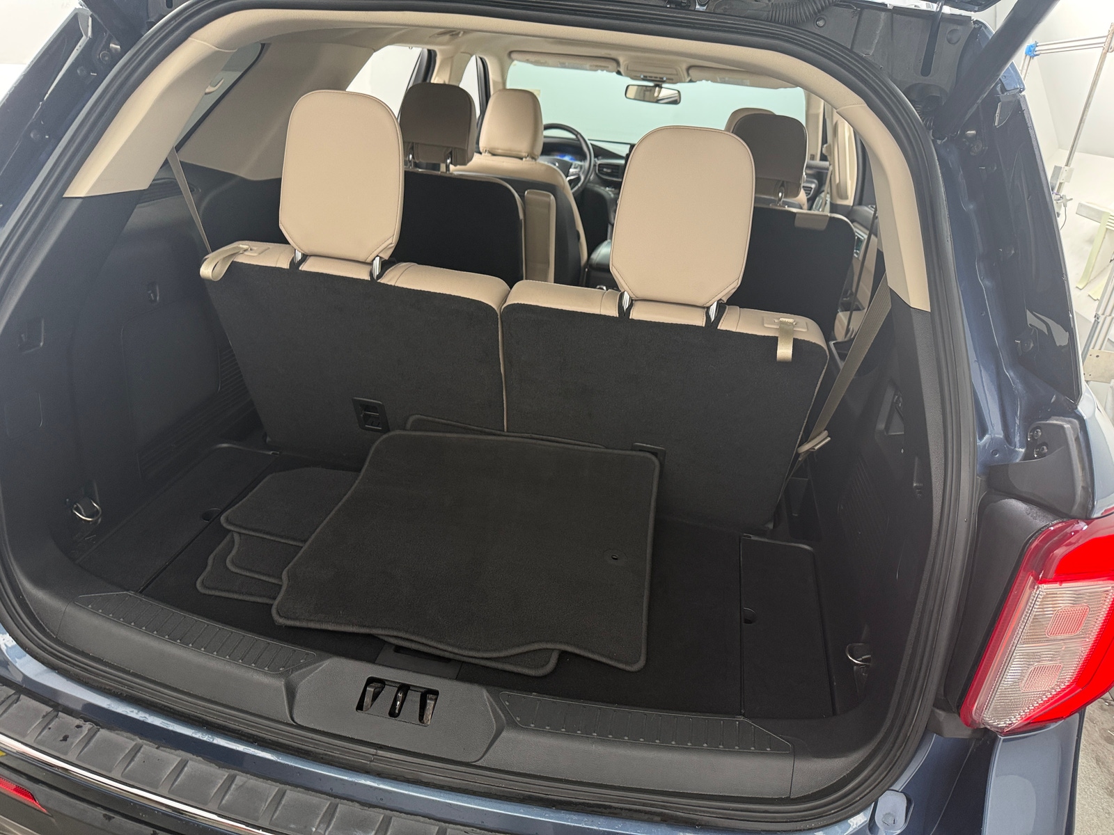 Thumbnail: 2020 Ford Explorer - 6