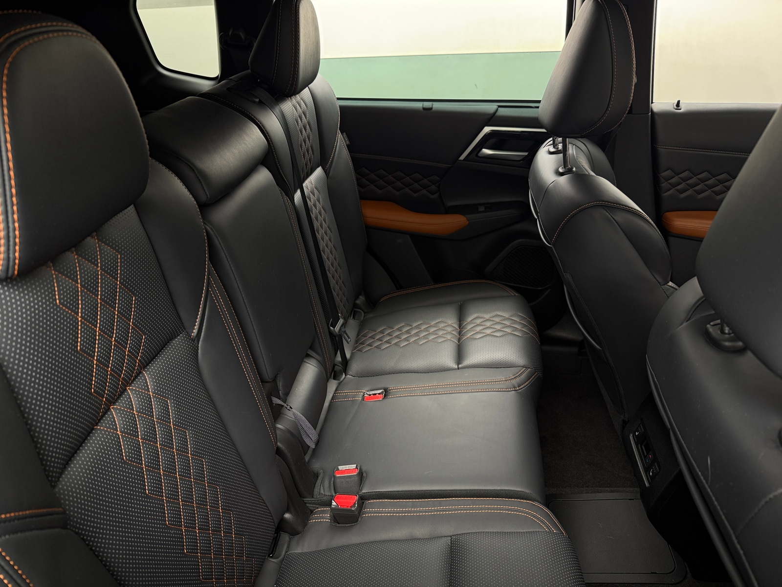 Thumbnail: 2023 Mitsubishi Outlander - 5