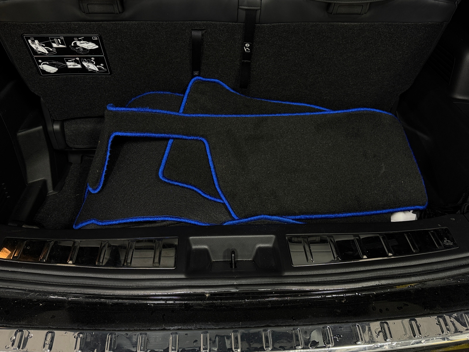 Thumbnail: 2023 Mitsubishi Outlander - 6