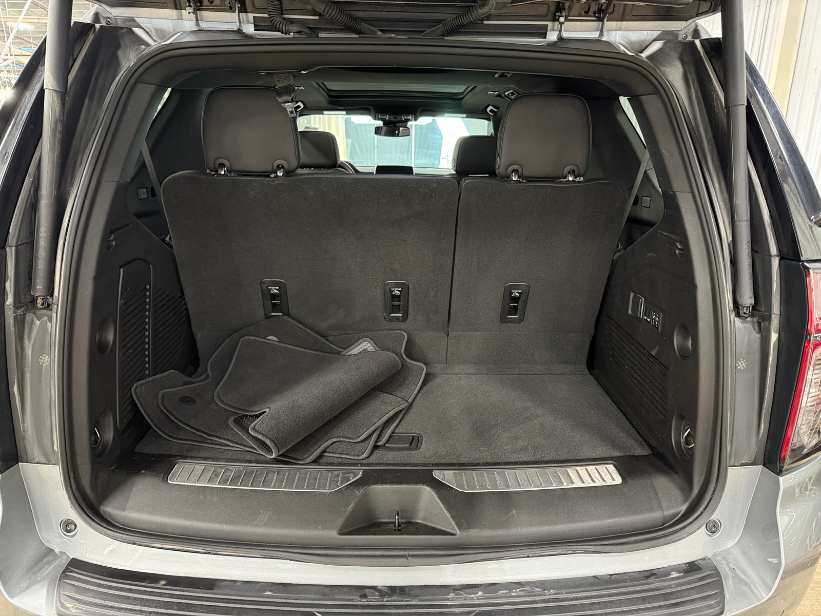 Thumbnail: 2024 Chevrolet Tahoe - 6