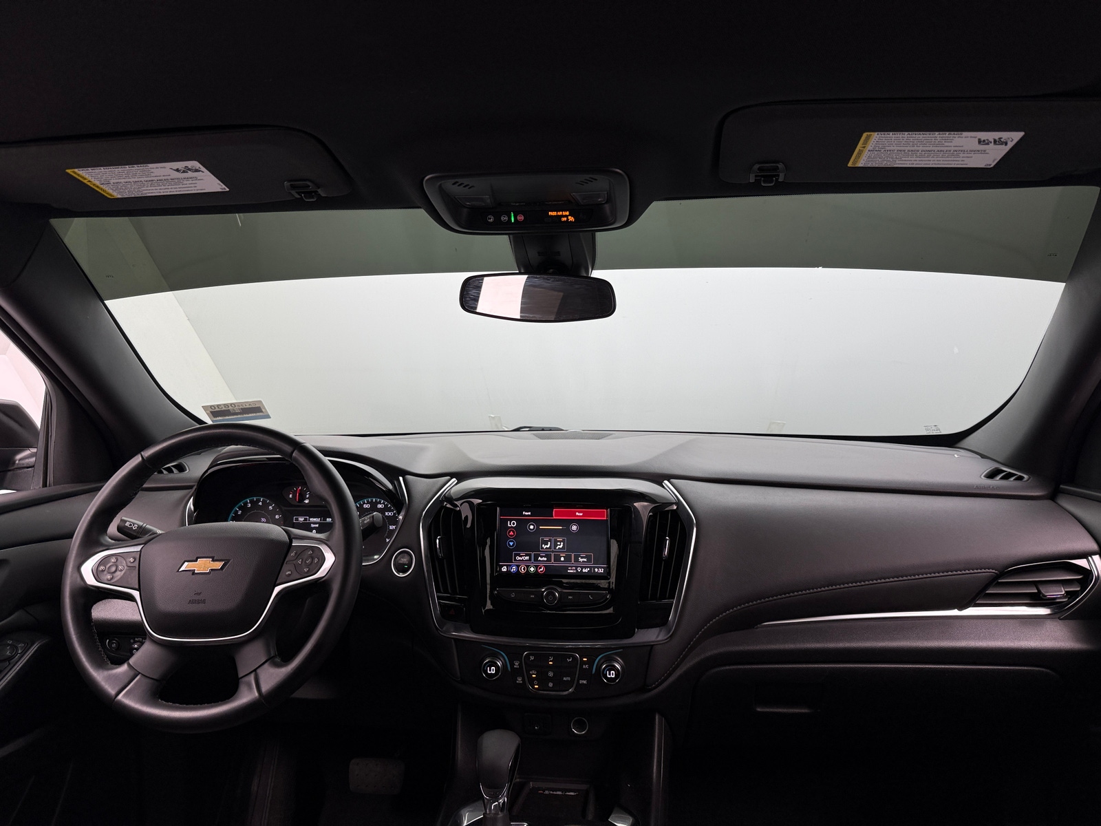 Thumbnail: 2023 Chevrolet Traverse - 3