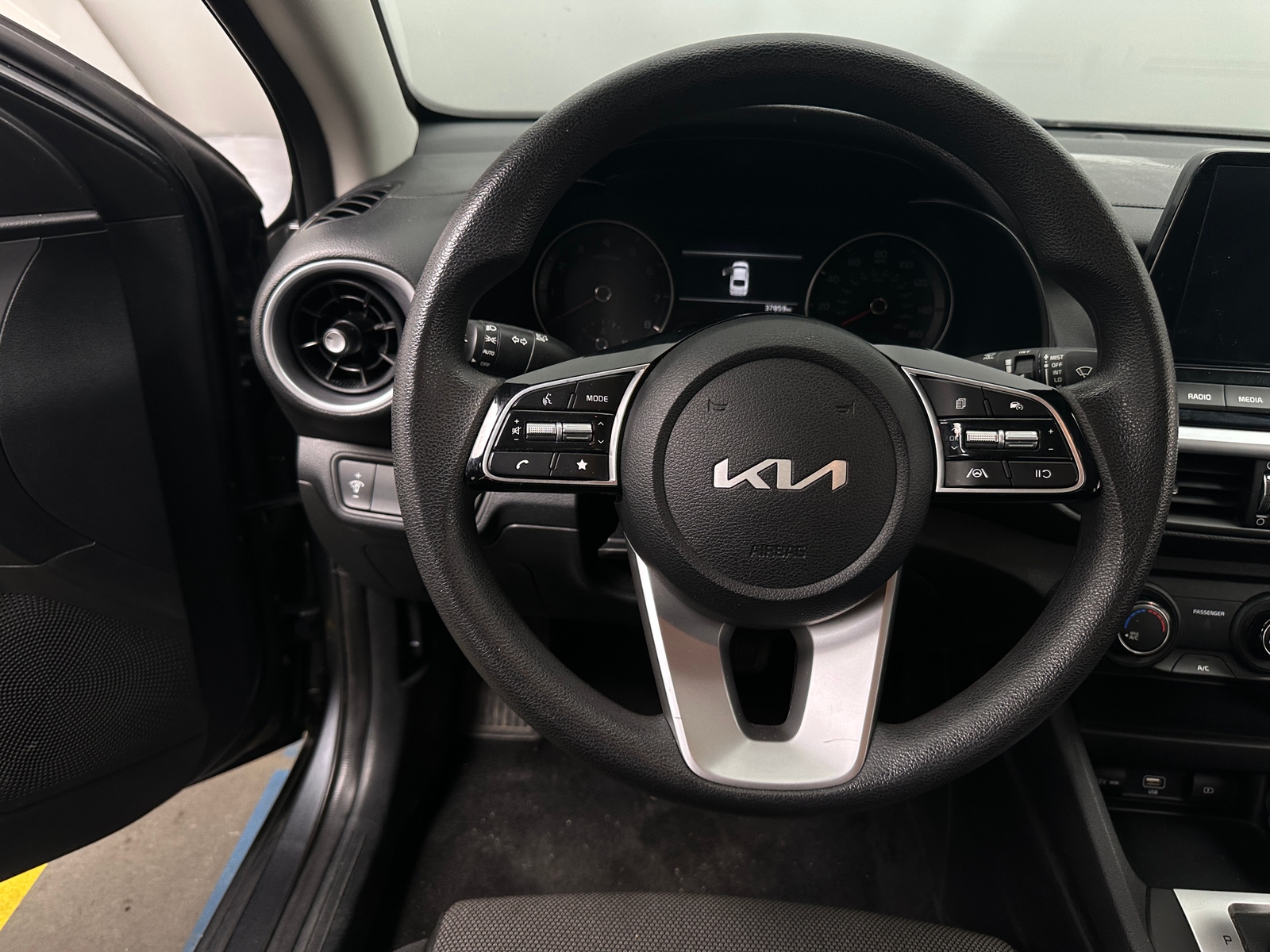 Thumbnail: 2024 Kia Forte - 5