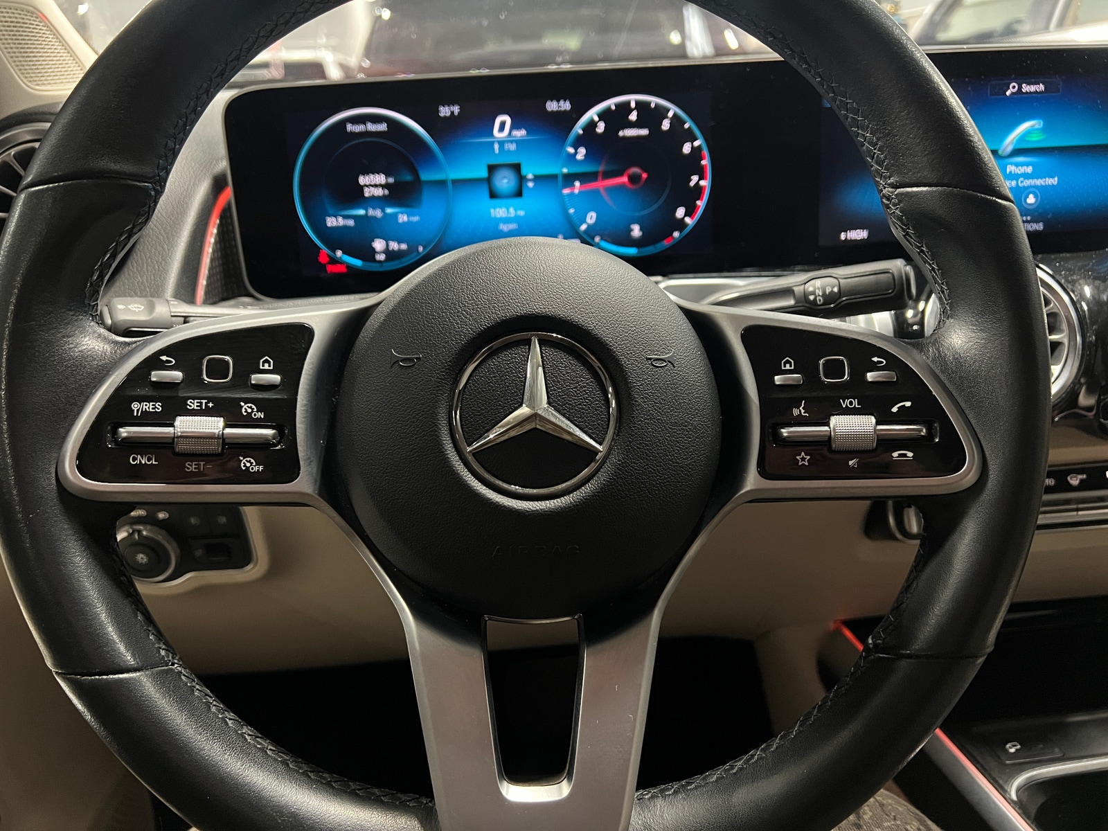 Thumbnail: 2021 Mercedes-Benz GLB - 4