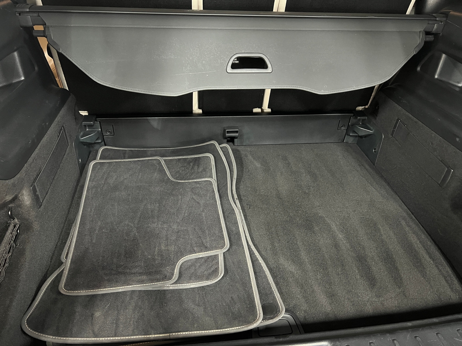 Thumbnail: 2021 Mercedes-Benz GLB - 6