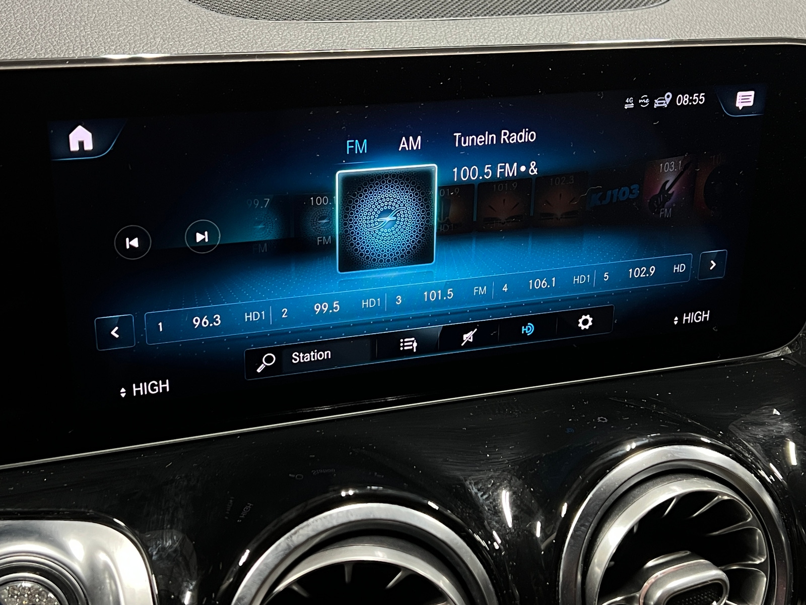 Thumbnail: 2021 Mercedes-Benz GLB - 3