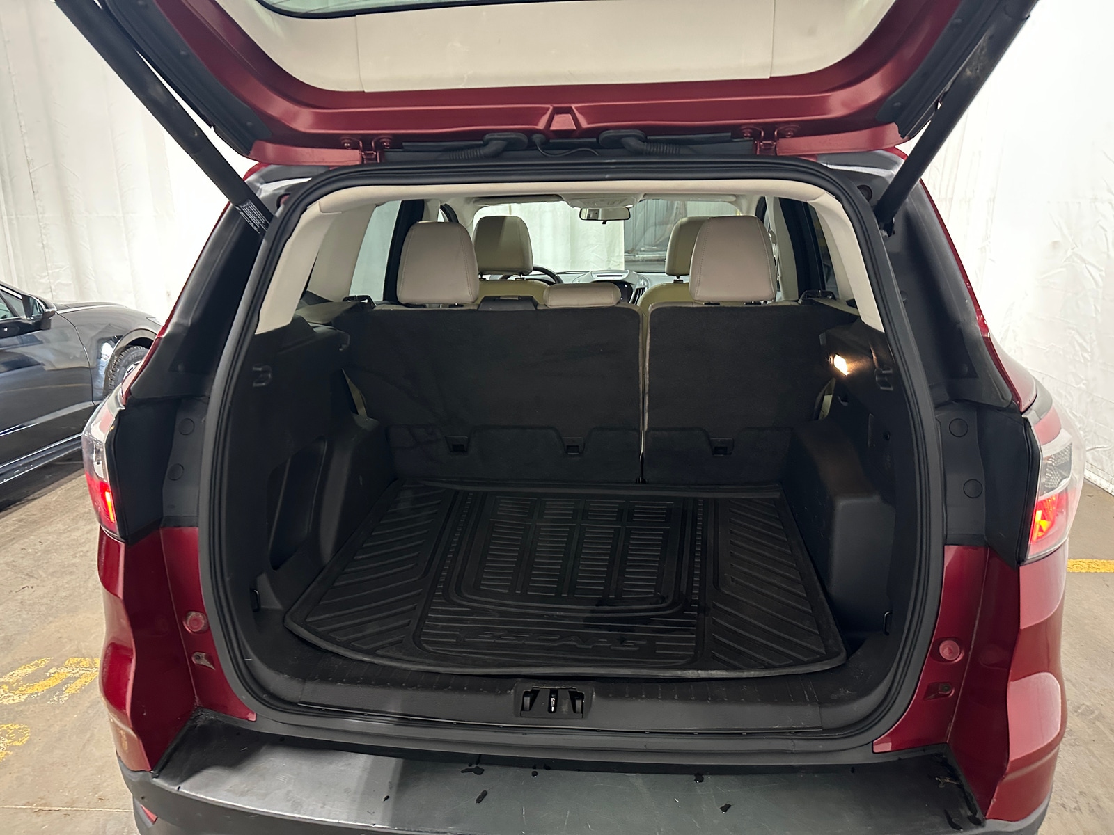 Thumbnail: 2017 Ford Escape - 6