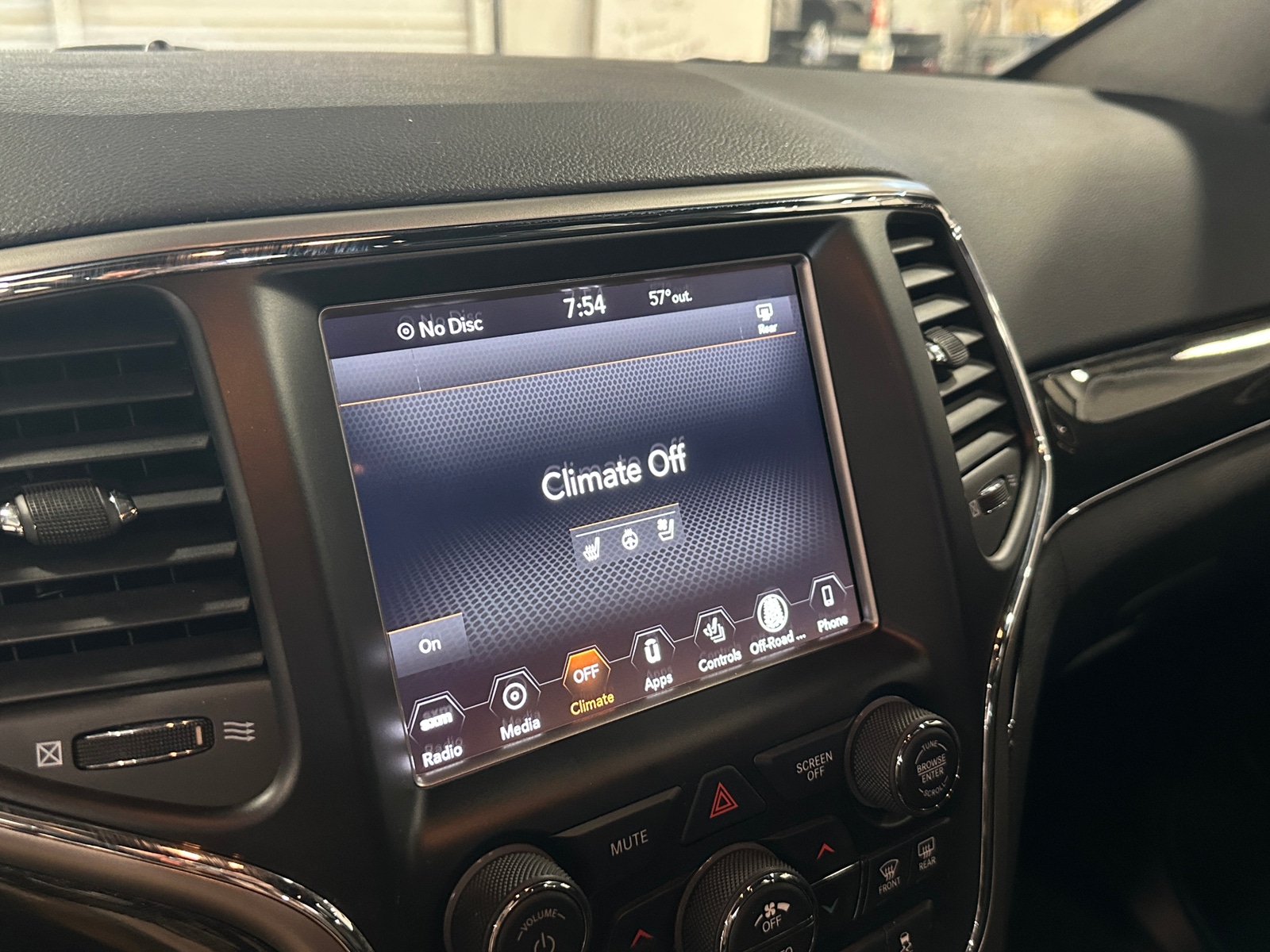 Thumbnail: 2018 Jeep Grand Cherokee - 3