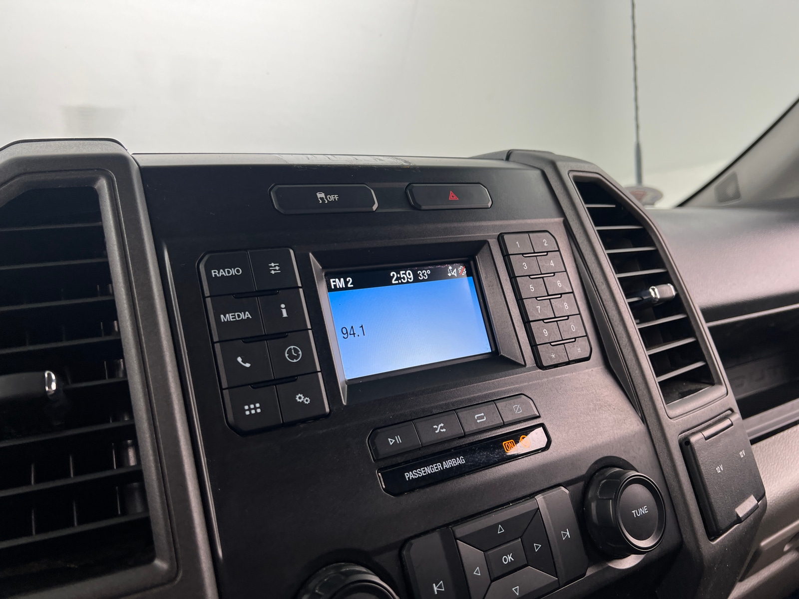 Thumbnail: 2022 Ford Econoline - 3