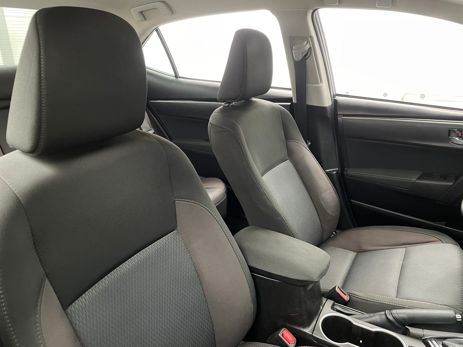 Thumbnail: 2017 Toyota Corolla - 2