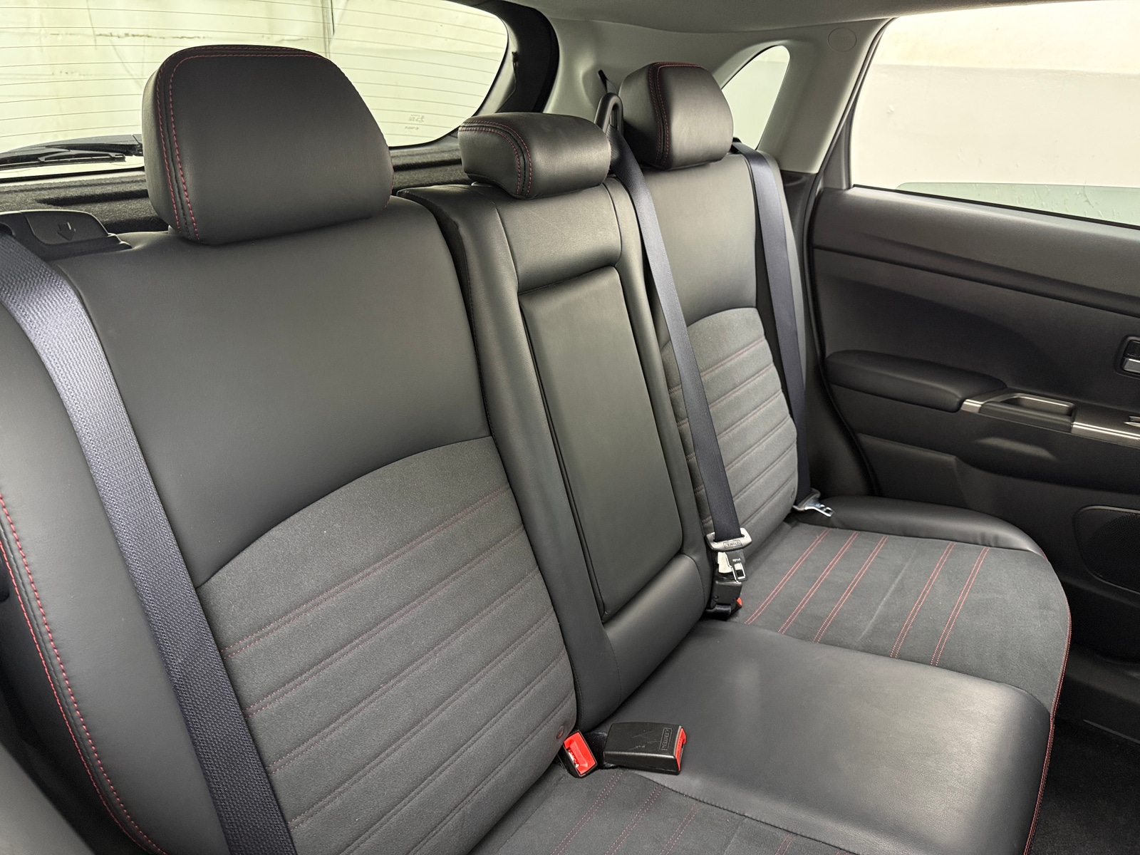 Thumbnail: 2022 Mitsubishi Outlander Sport - 6