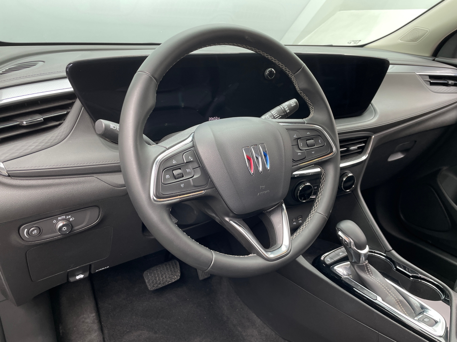 Thumbnail: 2025 Buick Encore GX - 4