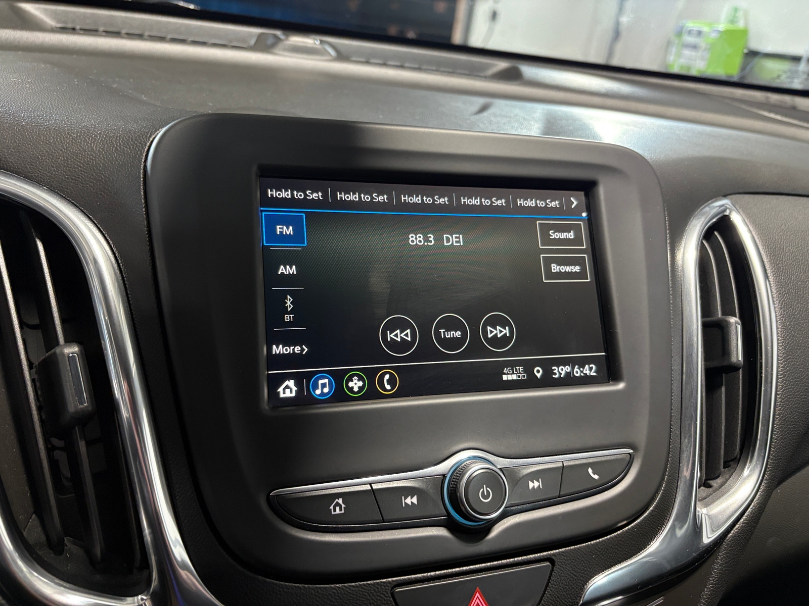 Thumbnail: 2019 Chevrolet Equinox - 4