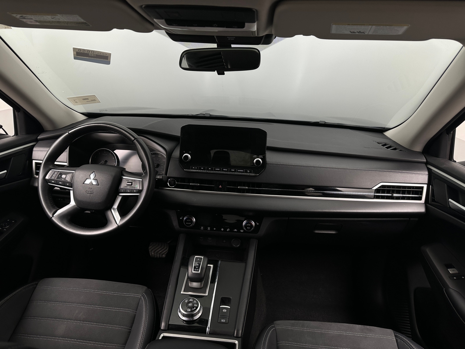 Thumbnail: 2024 Mitsubishi Outlander - 2