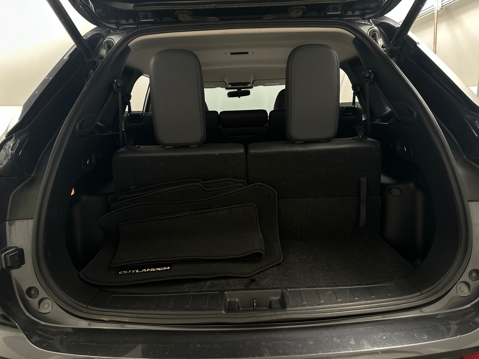 Thumbnail: 2024 Mitsubishi Outlander - 6