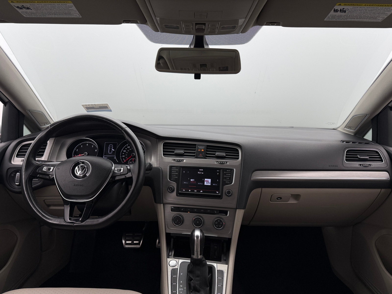 Thumbnail: 2016 Volkswagen e-Golf - 3