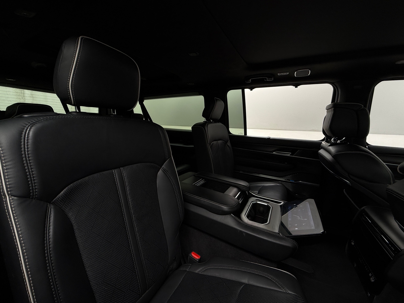 Thumbnail: 2024 Jeep Grand Wagoneer L - 5