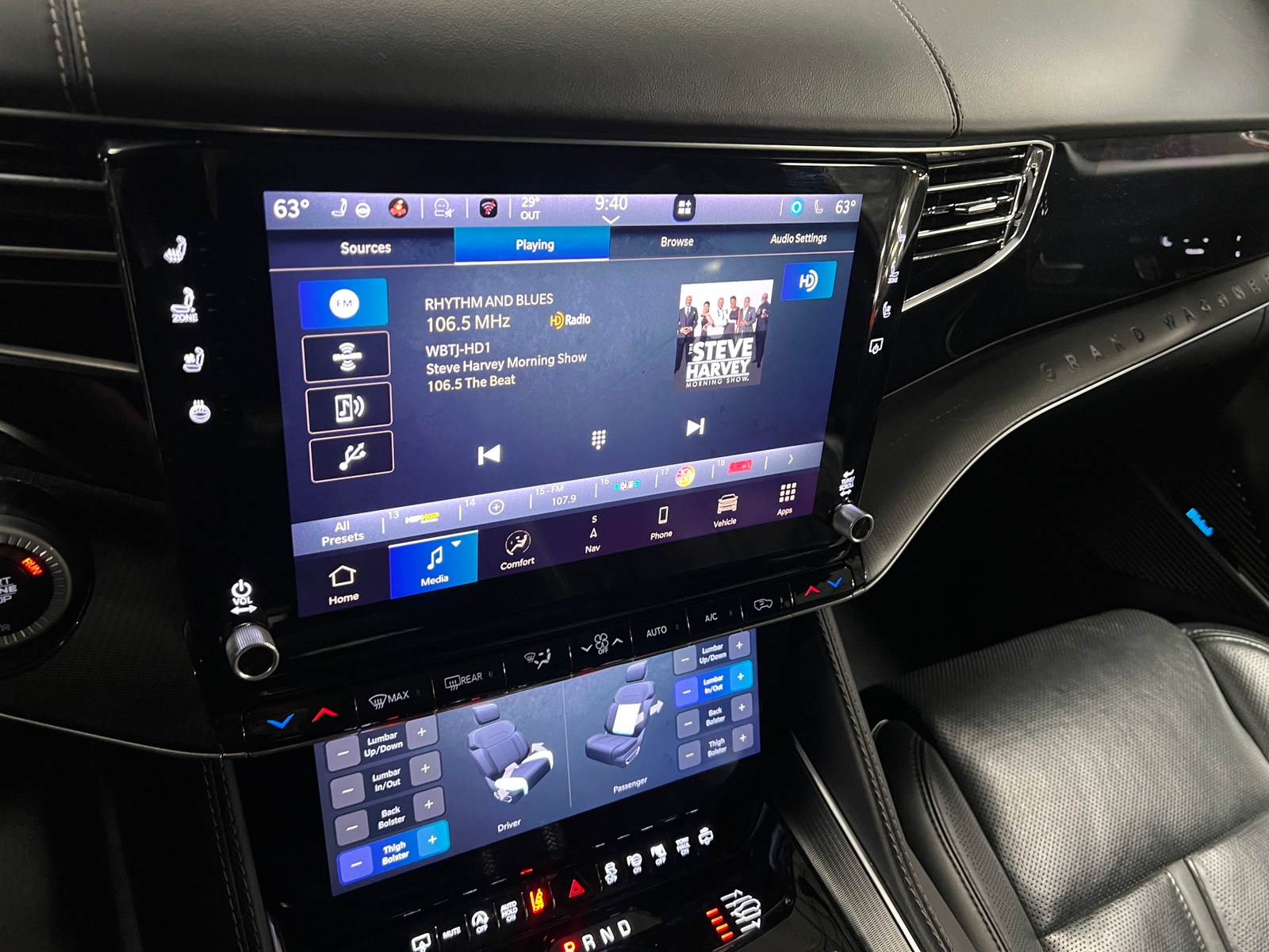 Thumbnail: 2024 Jeep Grand Wagoneer L - 3