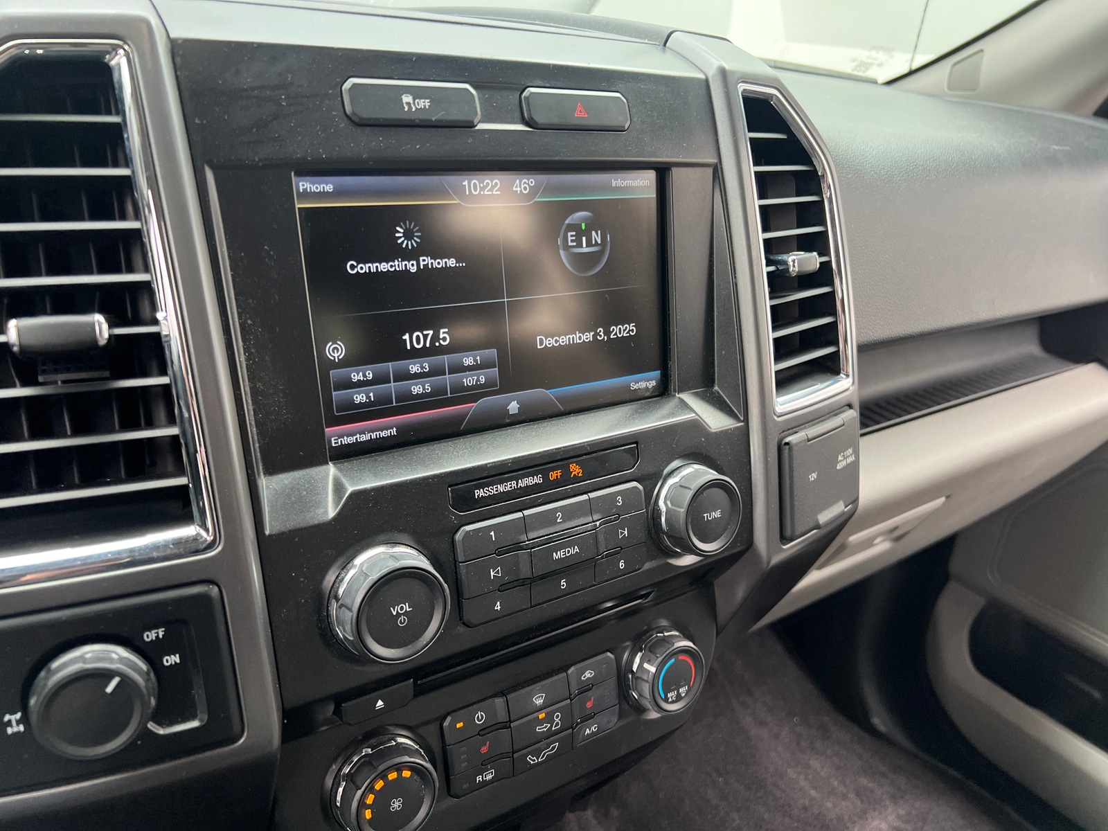 Thumbnail: 2015 Ford Econoline - 4