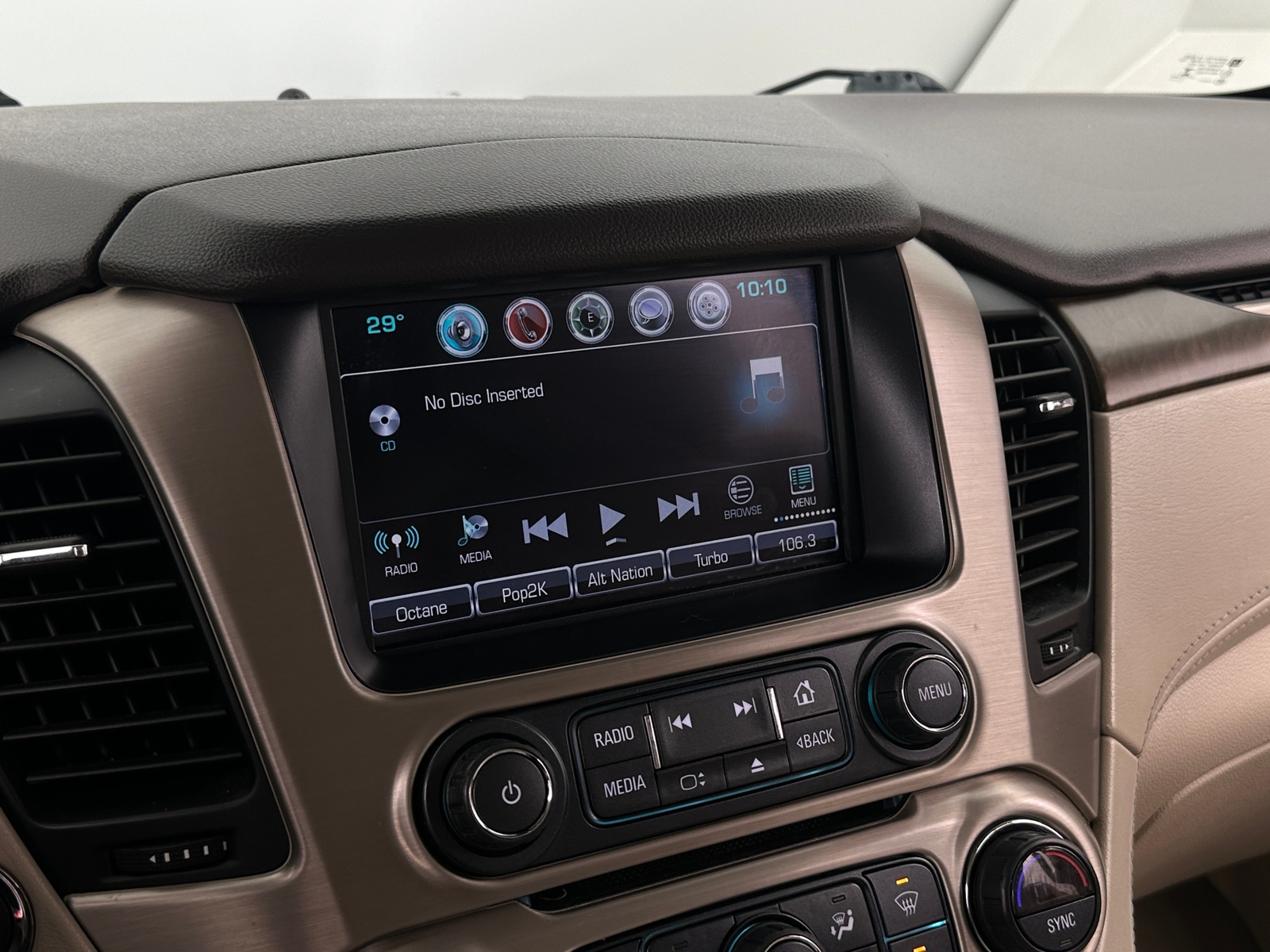 Thumbnail: 2018 GMC Yukon XL - 3