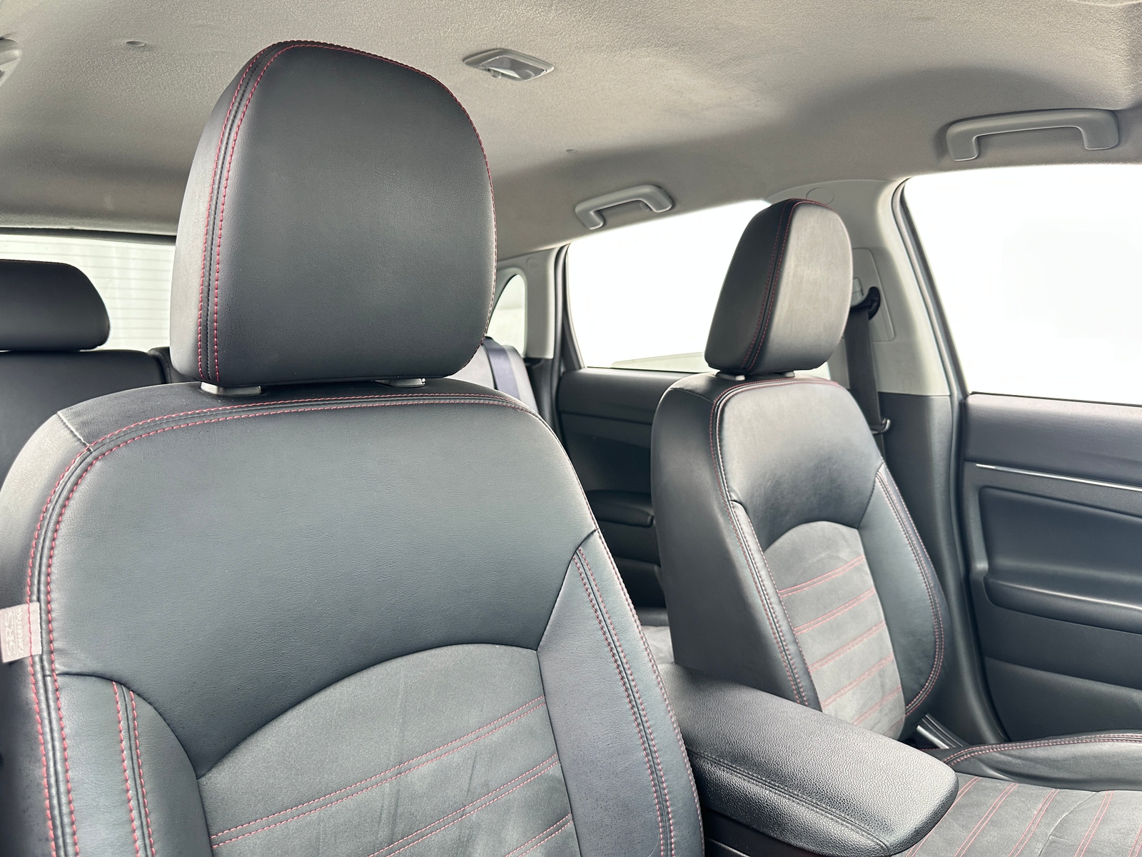 Thumbnail: 2018 Mitsubishi Outlander Sport - 2