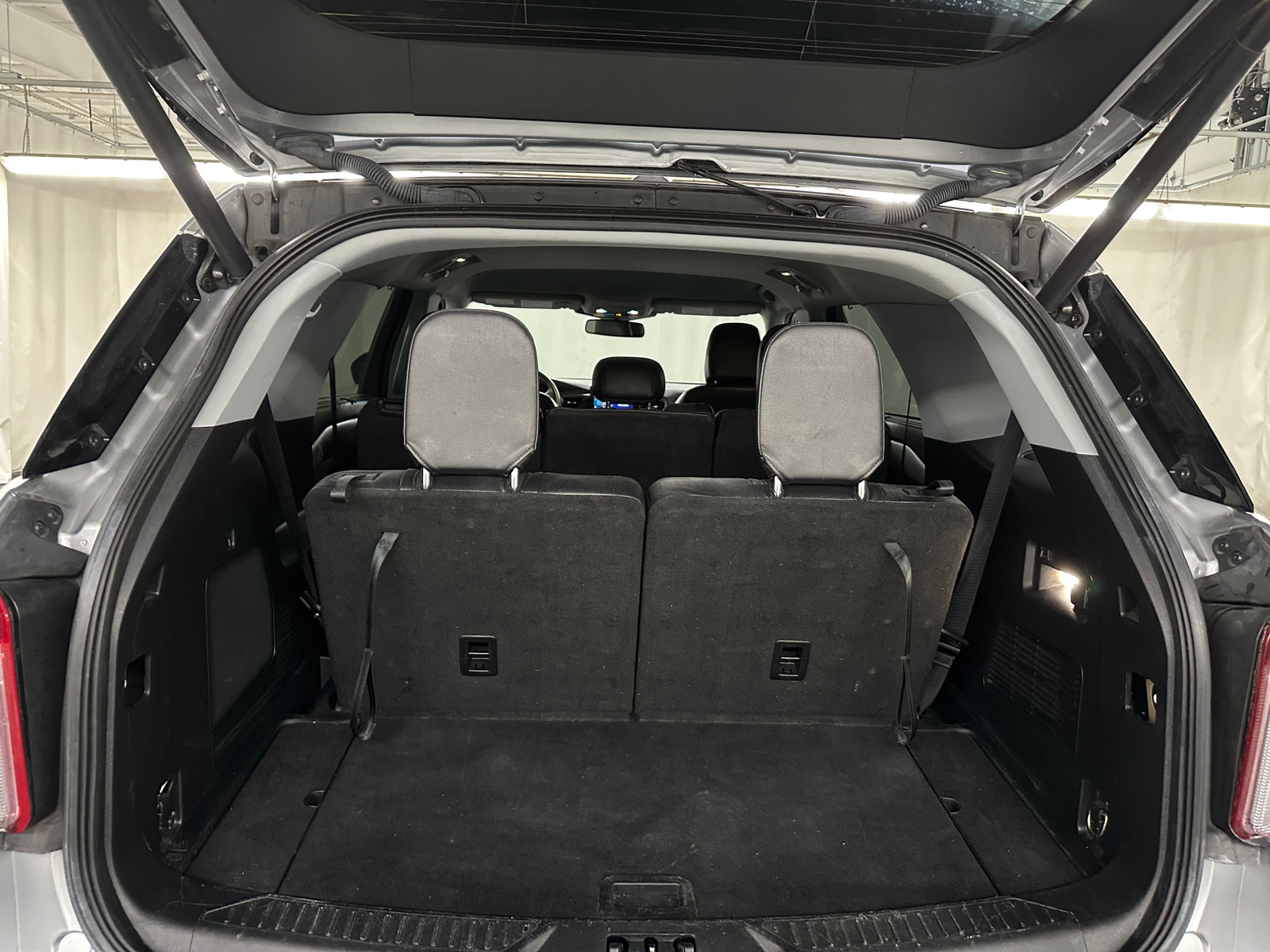 Thumbnail: 2022 Ford Explorer - 6