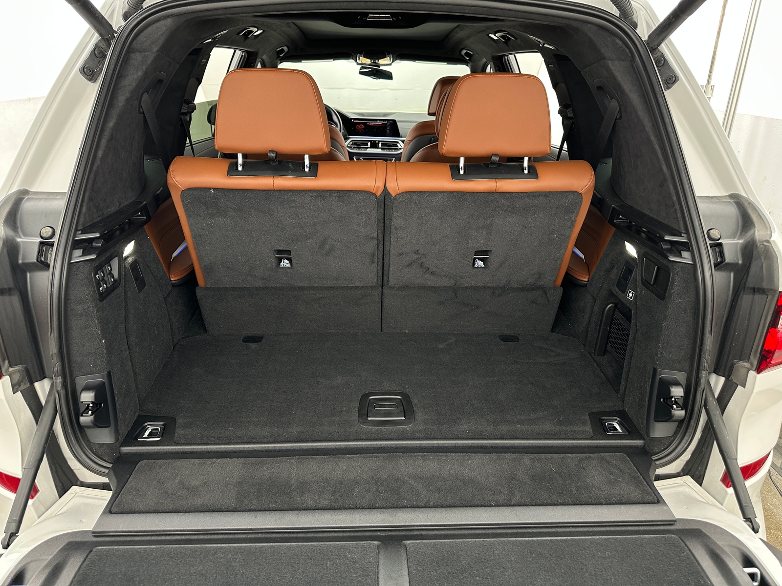 Thumbnail: 2022 BMW X7 - 6