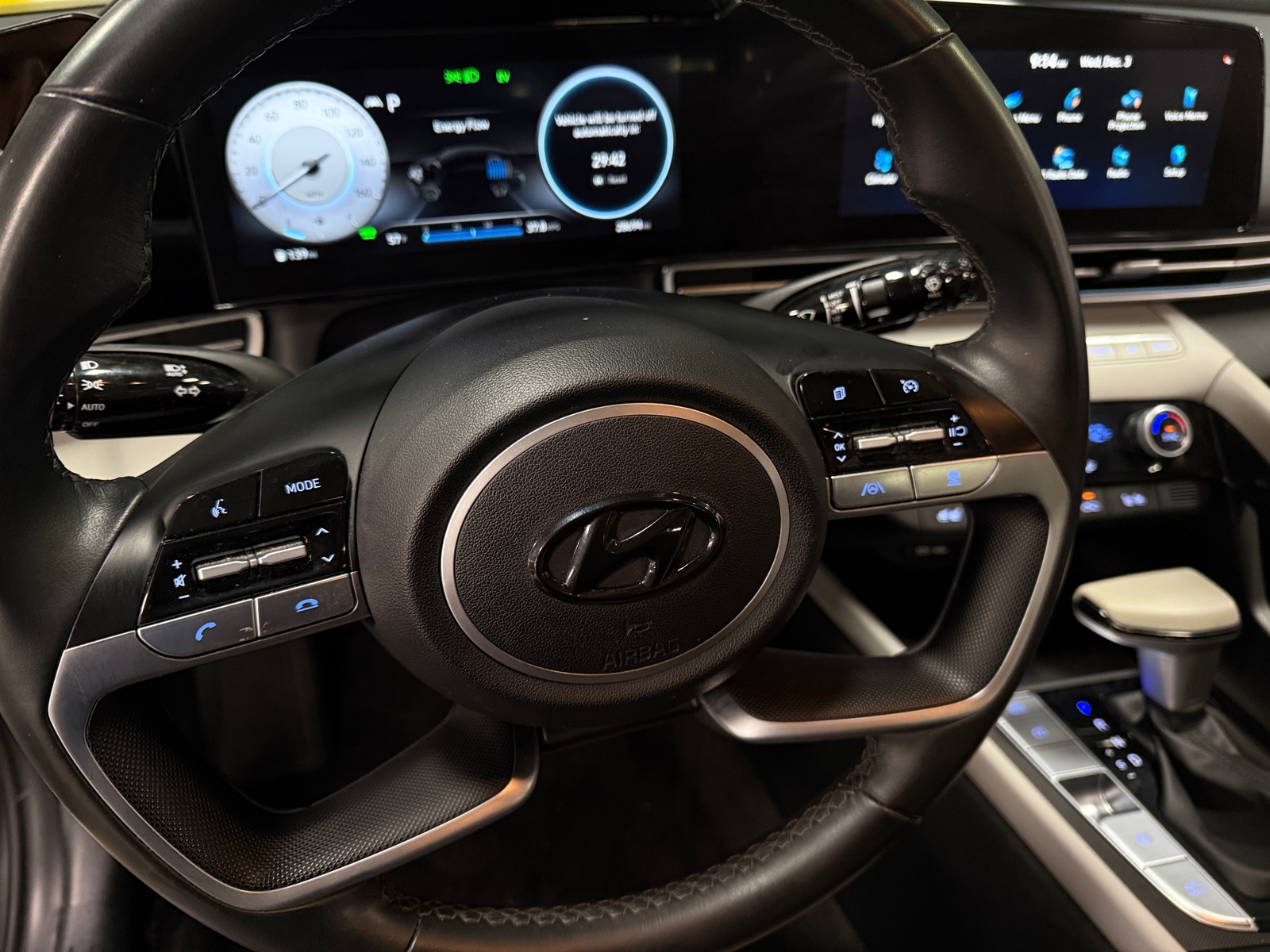 Thumbnail: 2023 Hyundai Elantra - 4