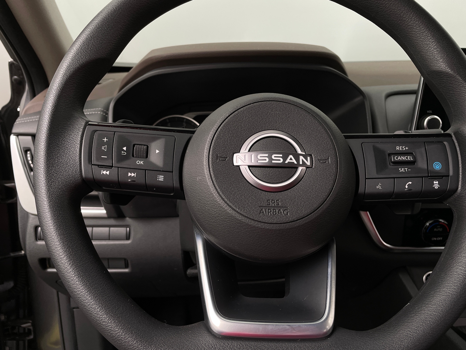 Thumbnail: 2023 Nissan Rogue - 5