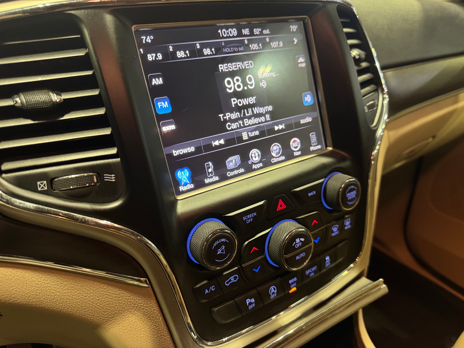 Thumbnail: 2017 Jeep Grand Cherokee - 4