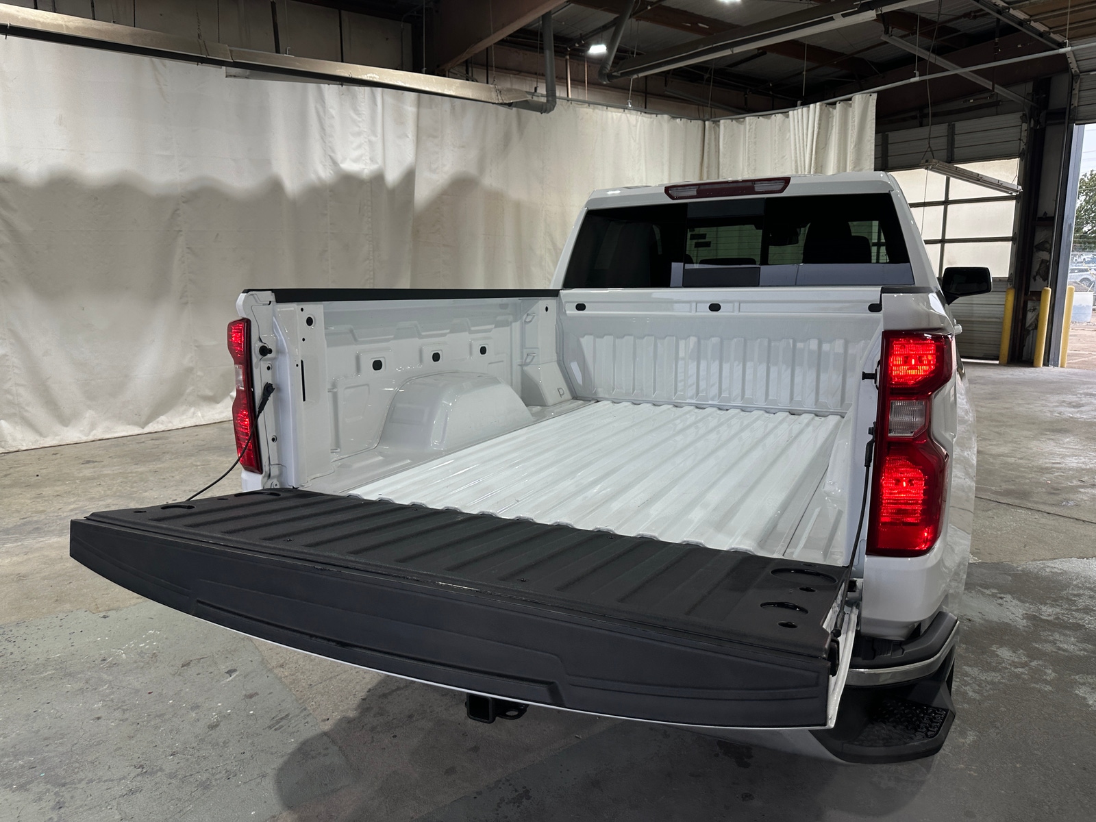 Thumbnail: 2025 Chevrolet Silverado 1500 - 7