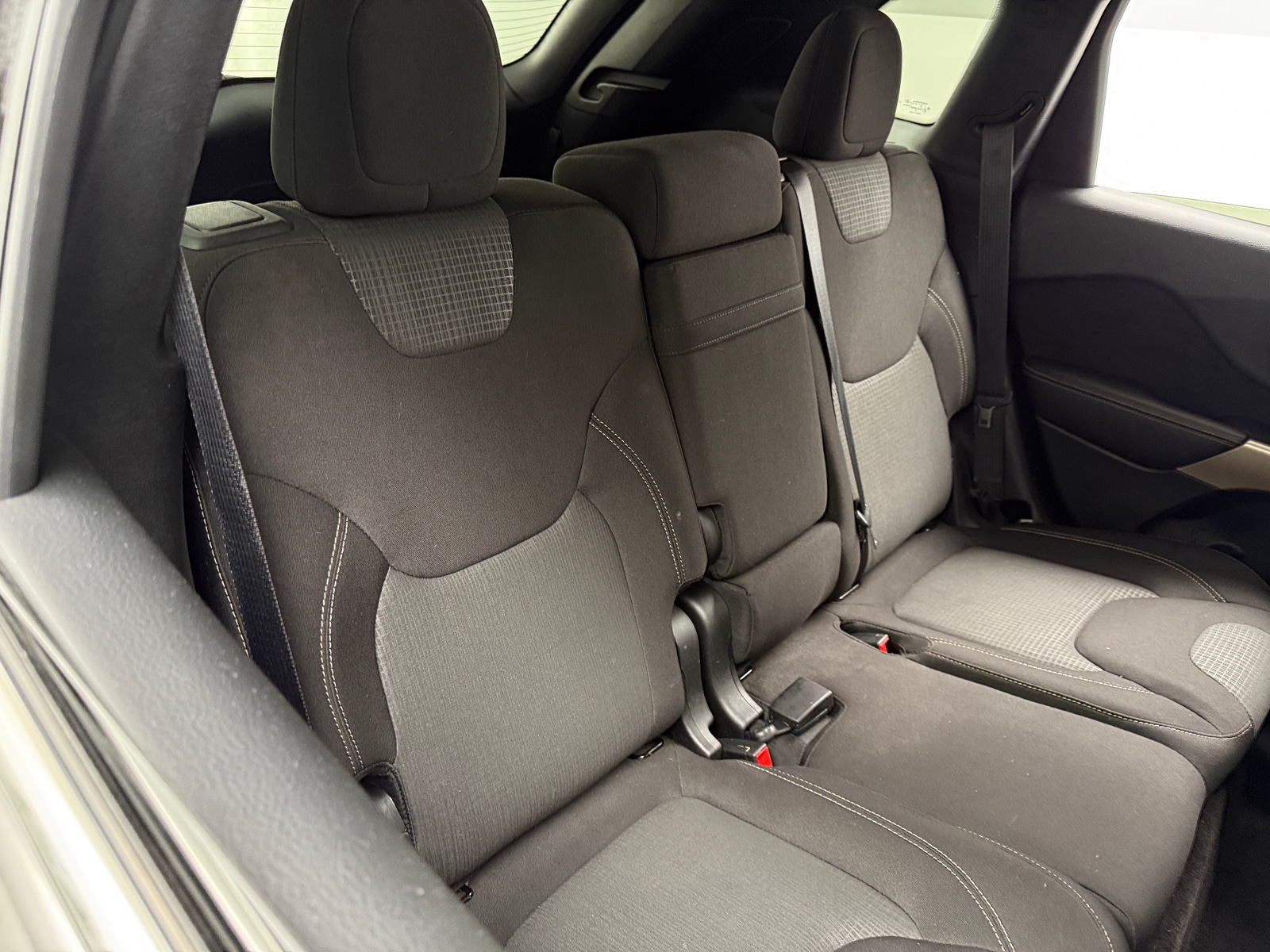 Thumbnail: 2017 Jeep Cherokee - 6