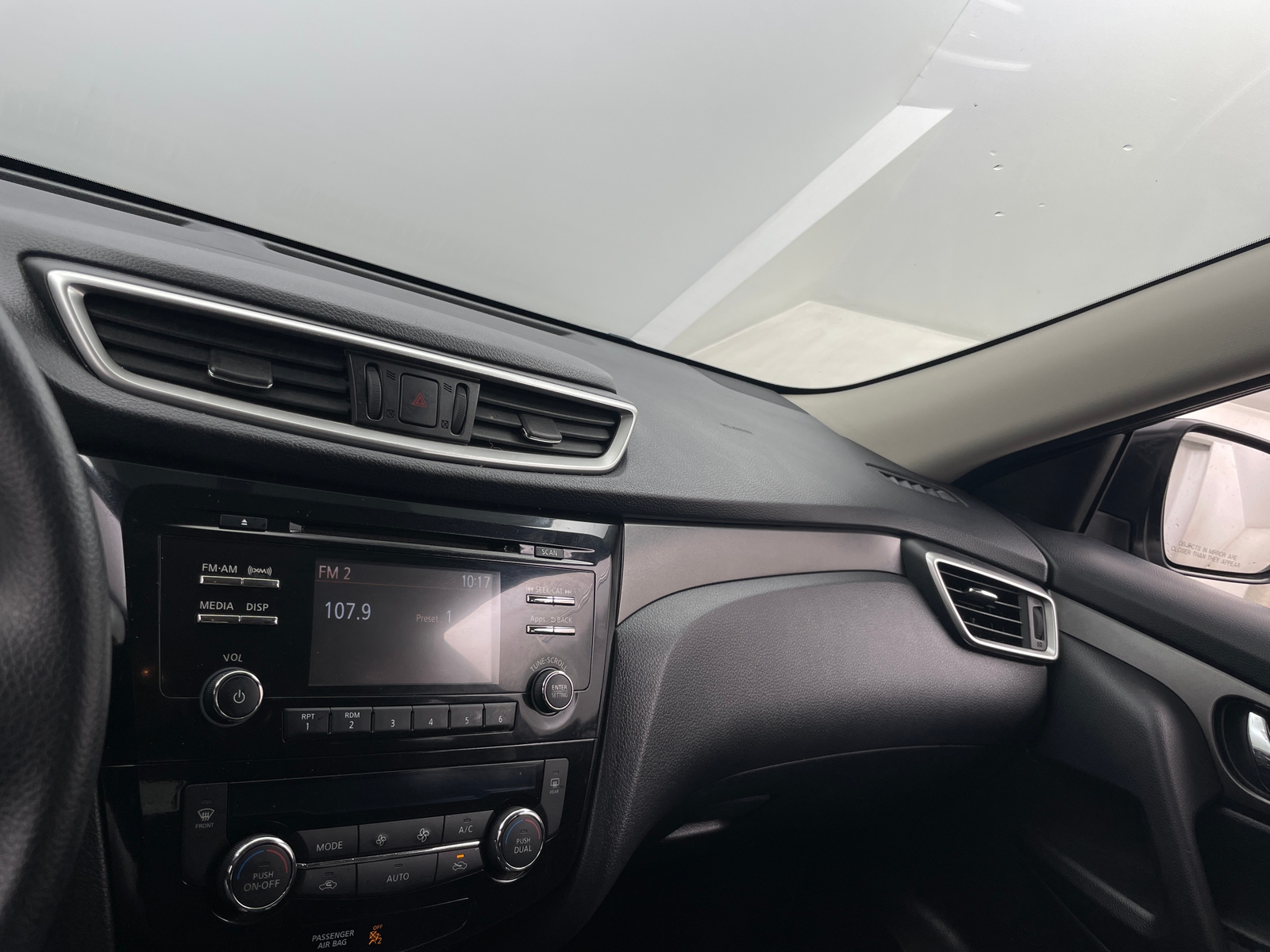 Thumbnail: 2016 Nissan Rogue - 4