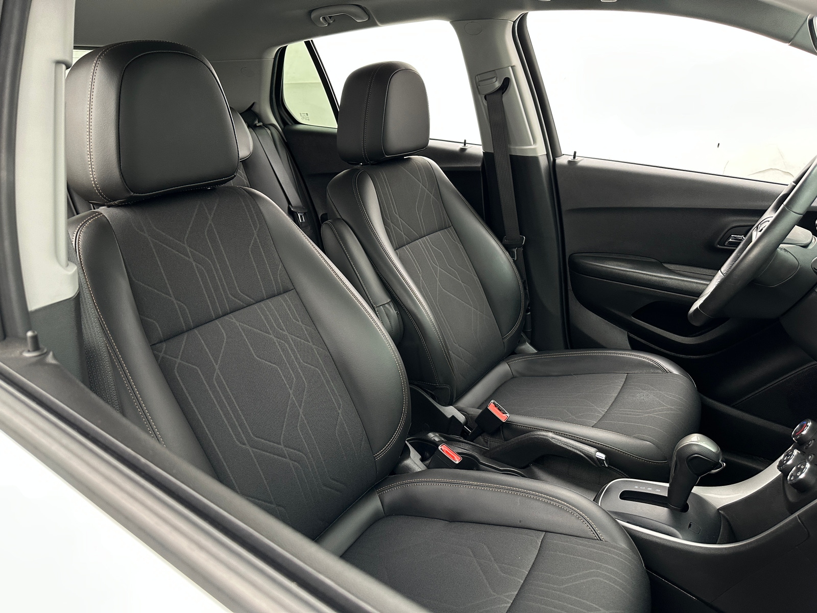 Thumbnail: 2022 Chevrolet Trax - 2