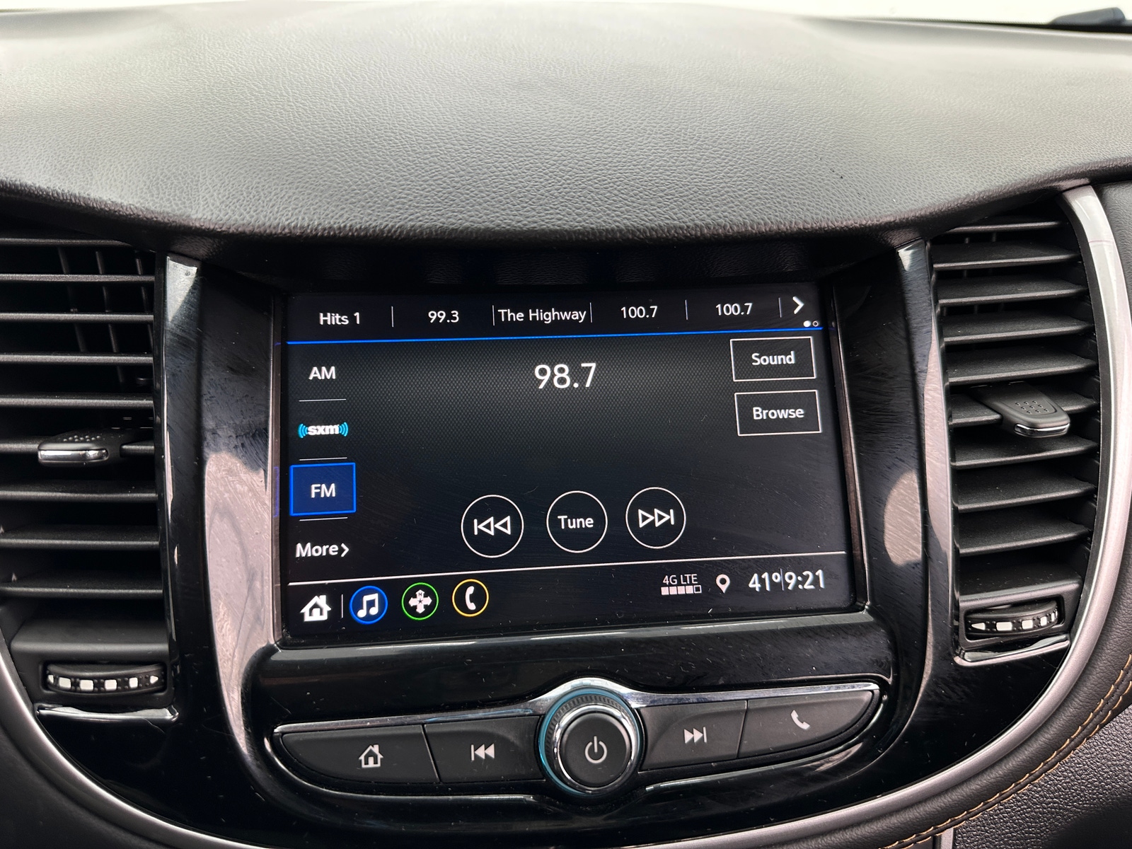 Thumbnail: 2022 Chevrolet Trax - 4