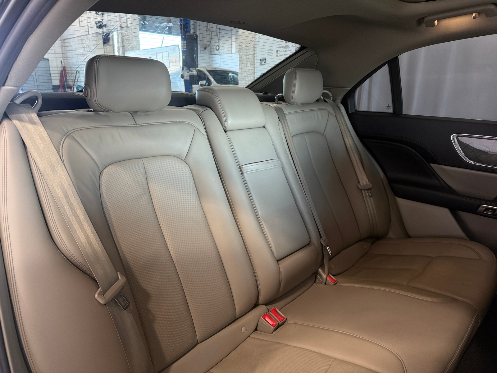 Thumbnail: 2017 Lincoln Continental - 5