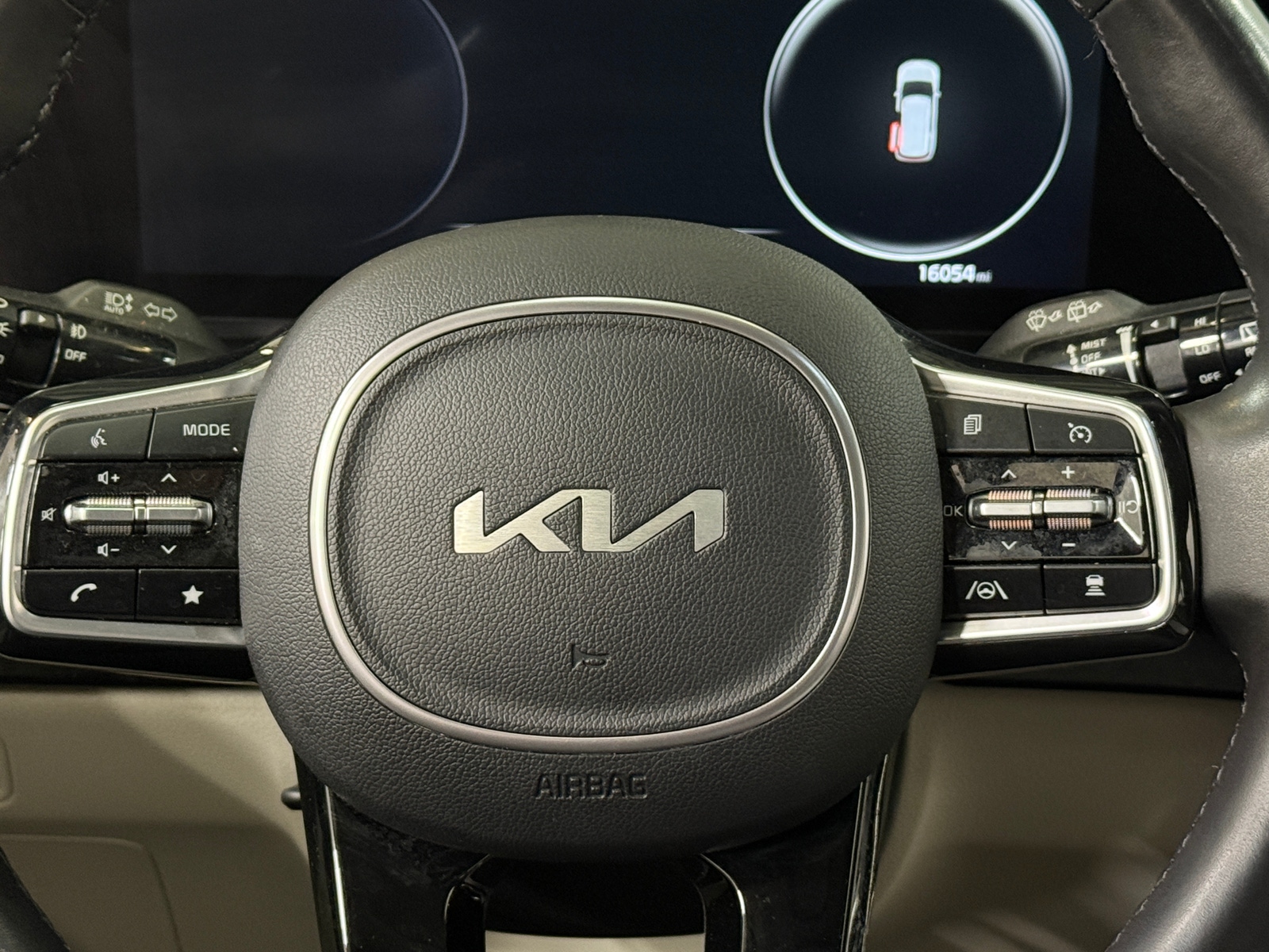 Thumbnail: 2022 Kia Carnival - 4