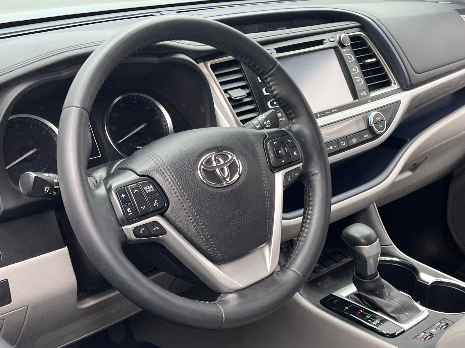 Thumbnail: 2019 Toyota Highlander - 4