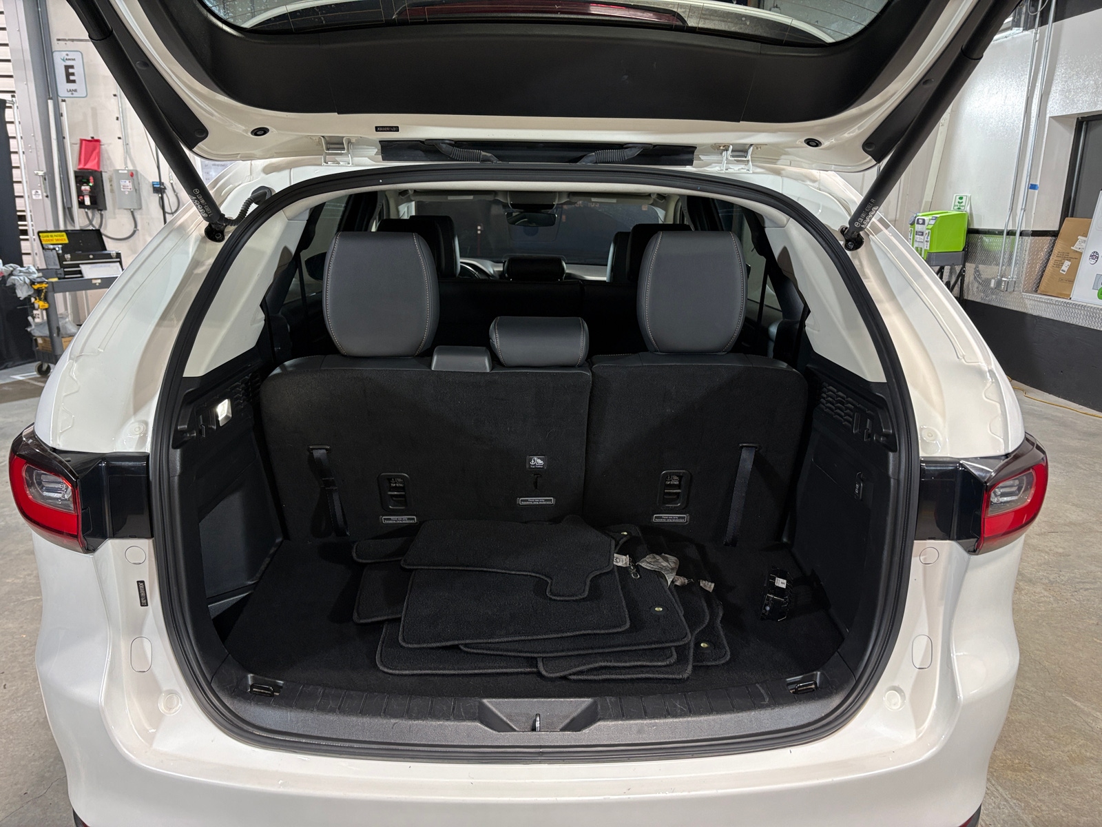 Thumbnail: 2024 Mazda CX-90 - 6