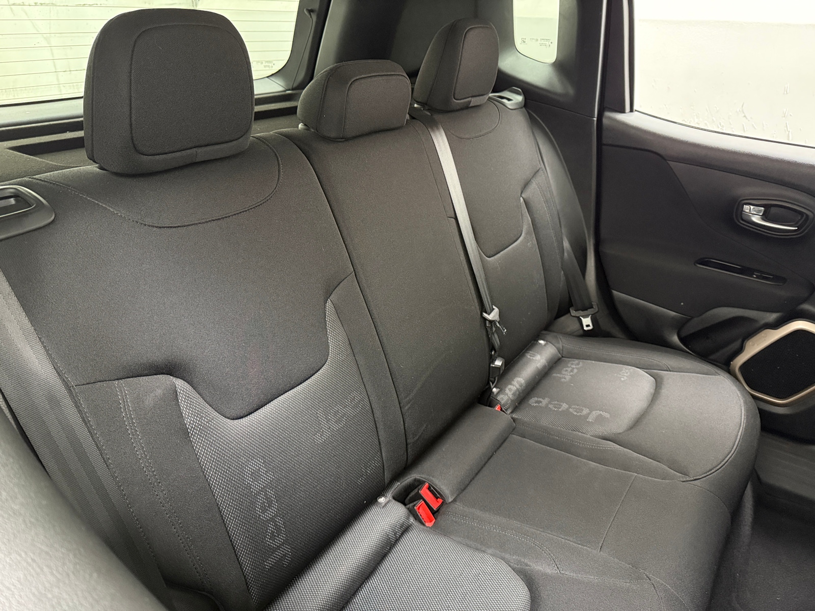 Thumbnail: 2017 Jeep Renegade - 6