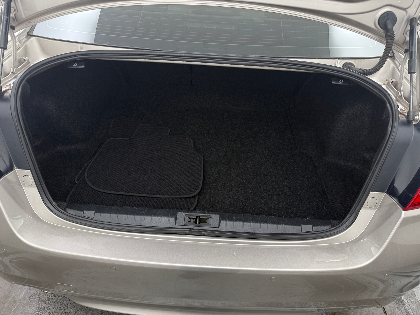 Thumbnail: 2017 Subaru Legacy - 6