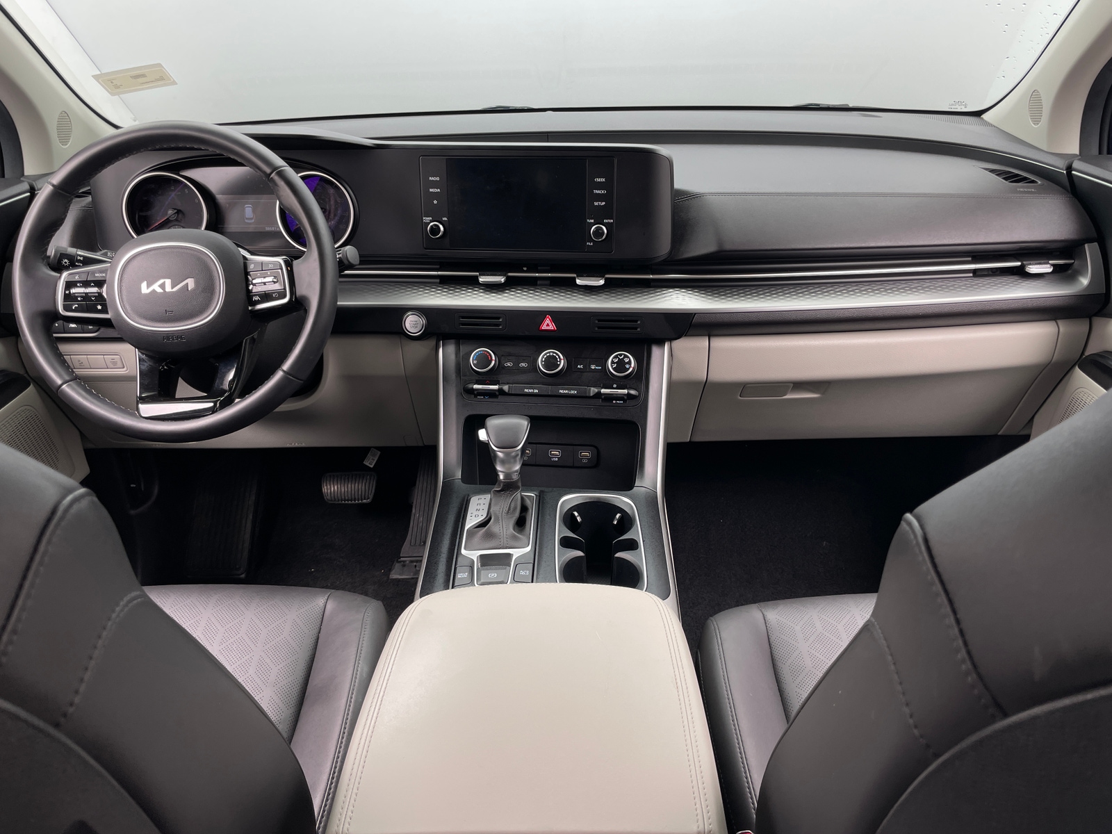 Thumbnail: 2023 Kia Carnival - 2